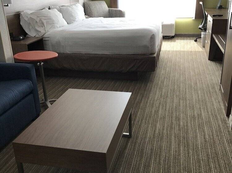 Suite Adaptée aux Personnes à Mobilité Réduite, Holiday Inn Express & Suites Chattanooga   East Ridge, An Ihg