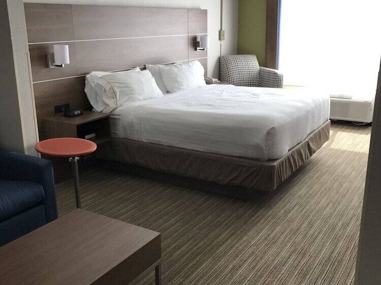 سوئیت برای معلولان, Holiday Inn Express & Suites Chattanooga   East Ridge, An Ihg