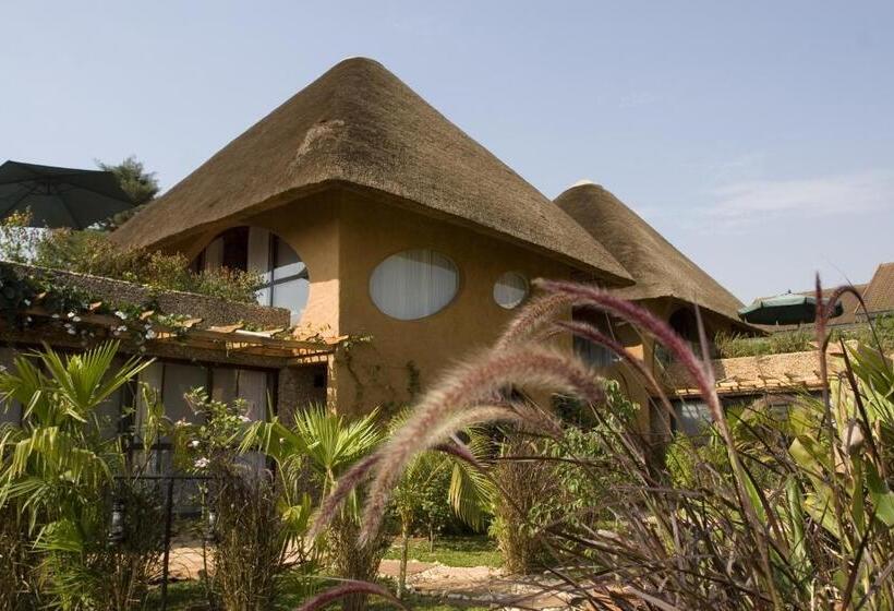 سوییت اجرایی, Le Petit Village Boutique Hotel & Spa