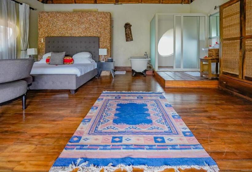 سوییت جونیور, Le Petit Village Boutique Hotel & Spa