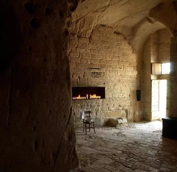 سوییت اجرایی, Sextantio Le Grotte Della Civita