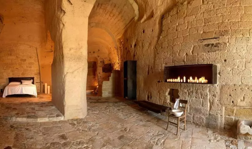 سوییت اجرایی, Sextantio Le Grotte Della Civita
