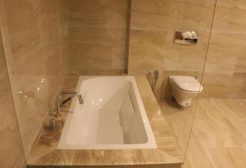 ロイヤルスイート, Silver Sand Sentinel