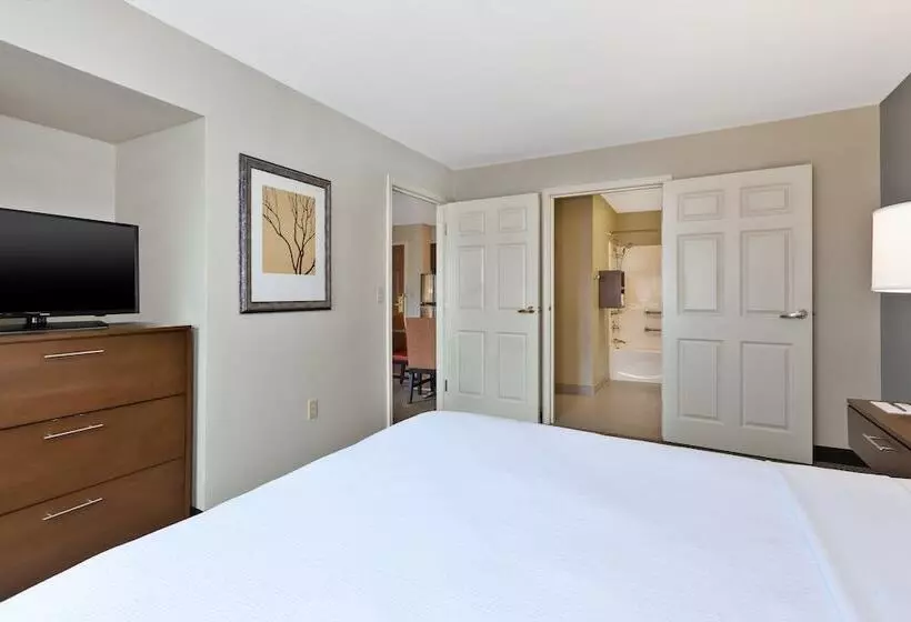 身障者適用スイートルーム, Staybridge Suites Kalamazoo, An Ihg