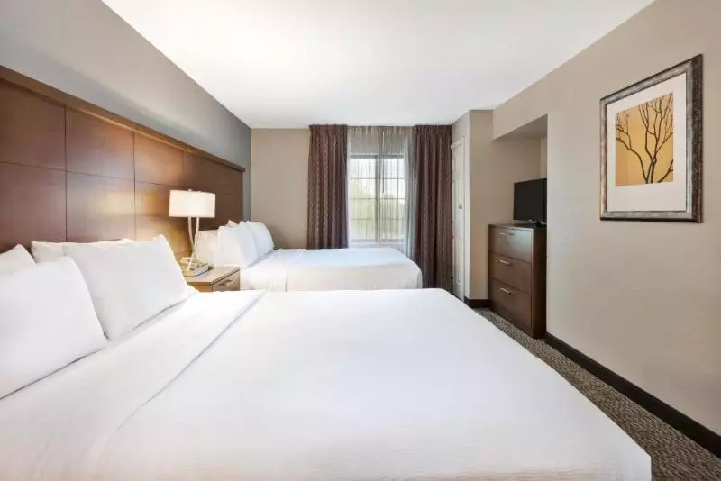 クイーンサイズベッドのスイートルーム, Staybridge Suites Kalamazoo, An Ihg