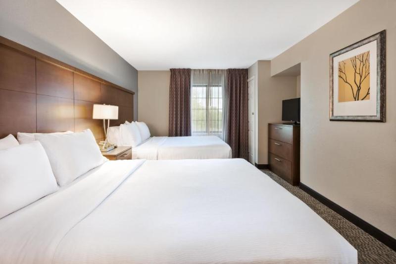 جناح لذوى الاحتياجات الخاصة, Staybridge Suites Kalamazoo, An Ihg