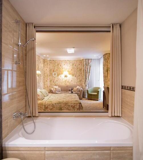 سوییت جونیور, Swiss