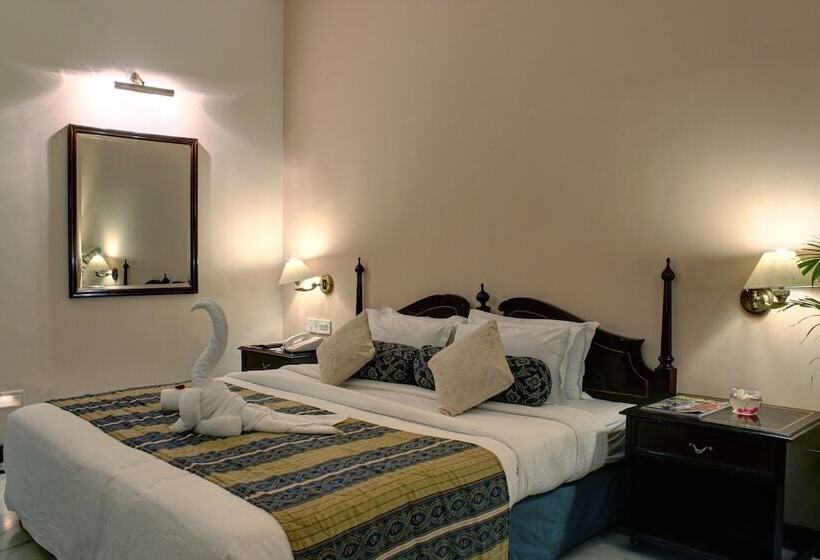 로얄 룸, Kk Royal Hotel & Convention Centre