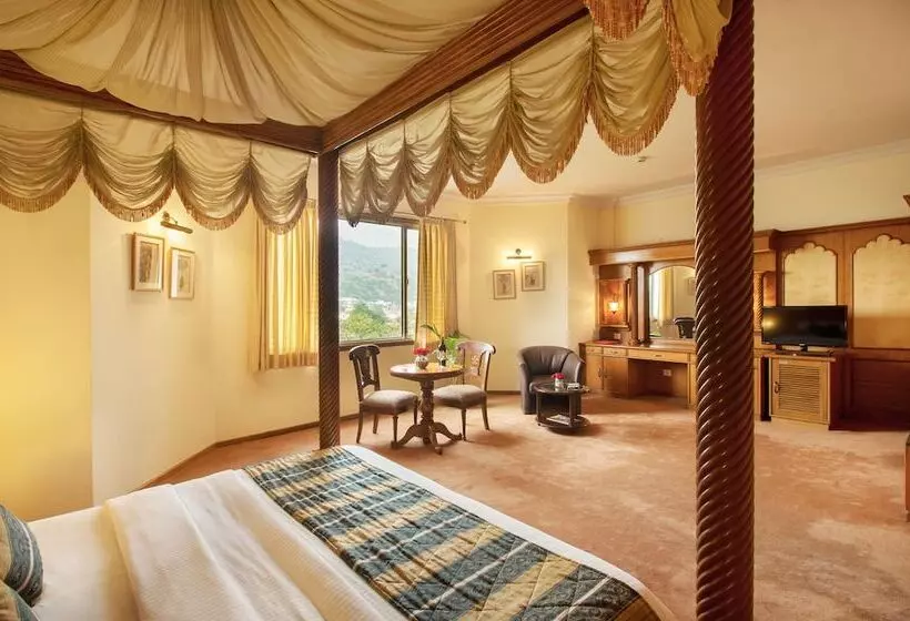 Sviitti, Kk Royal Hotel & Convention Centre