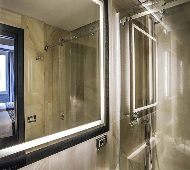 חדר סופריור, The Style