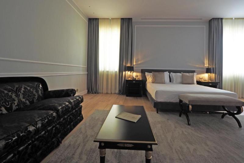 חדר סופריור, The Style