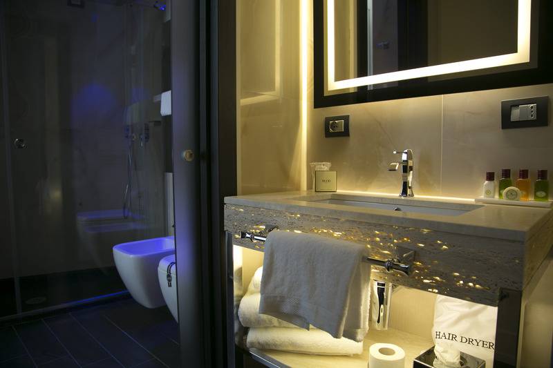 חדר סופריור, The Style