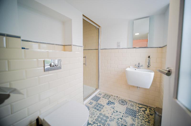 חדר משפחתי, The Style