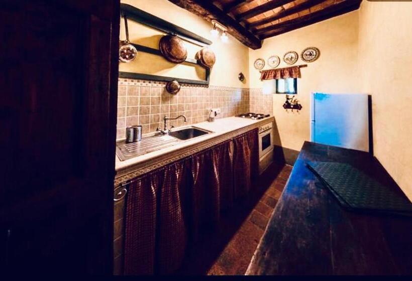 آپارتمان 2 خوابه, Locanda Di Santantimo