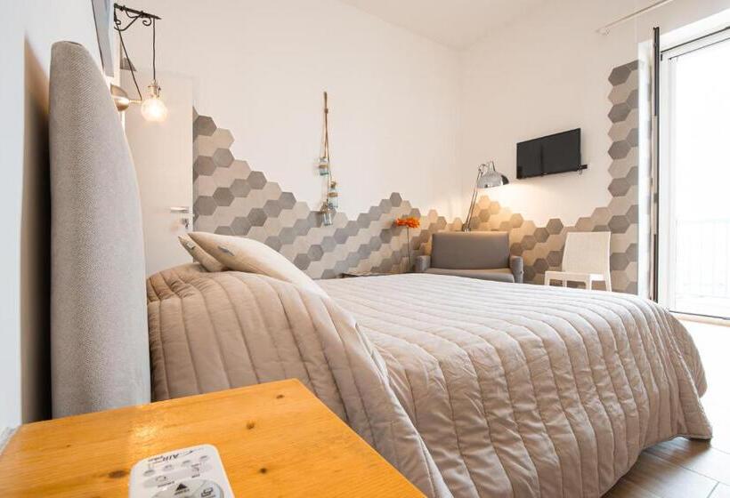 اتاق استاندارد با تخت بزرگ, Three Room   Sea View Luxury Loft