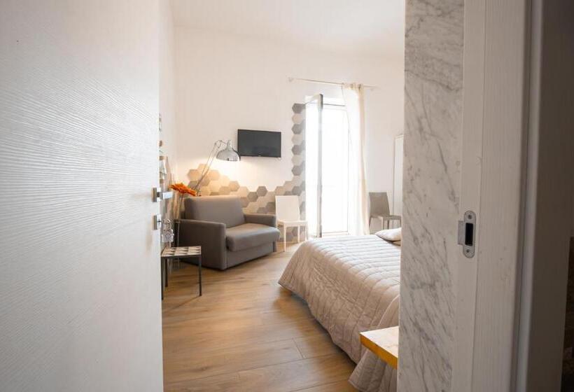 اتاق استاندارد با تخت بزرگ, Three Room   Sea View Luxury Loft