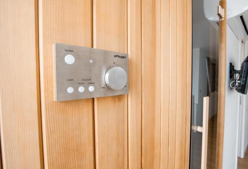 سوییت جونیور با چشم‌انداز دریا, Three Room   Sea View Luxury Loft