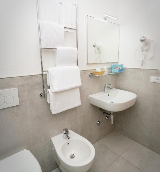 스탠다드 룸, Anna