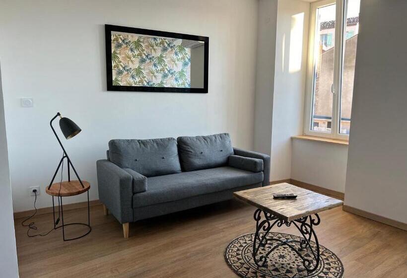 דירת שני חדרים, Hôtel De La Poste