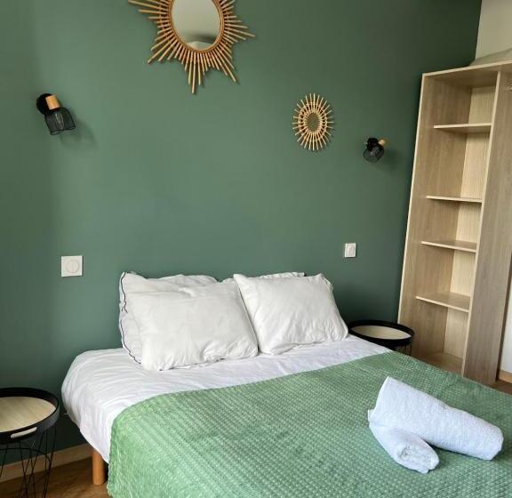 דירת שני חדרים, Hôtel De La Poste