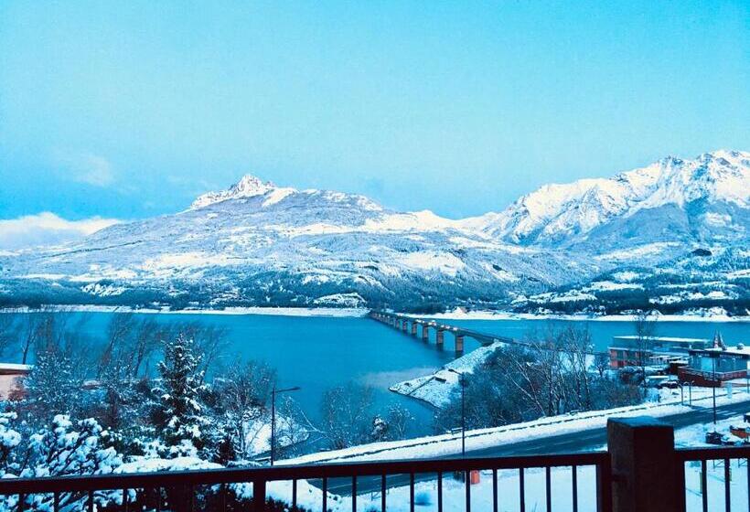 חדר סטנדרט עם מרפסת, Hôtel Les Chaumettes