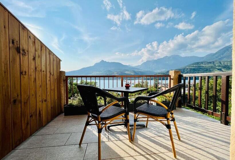 חדר סטנדרט עם מרפסת, Hôtel Les Chaumettes