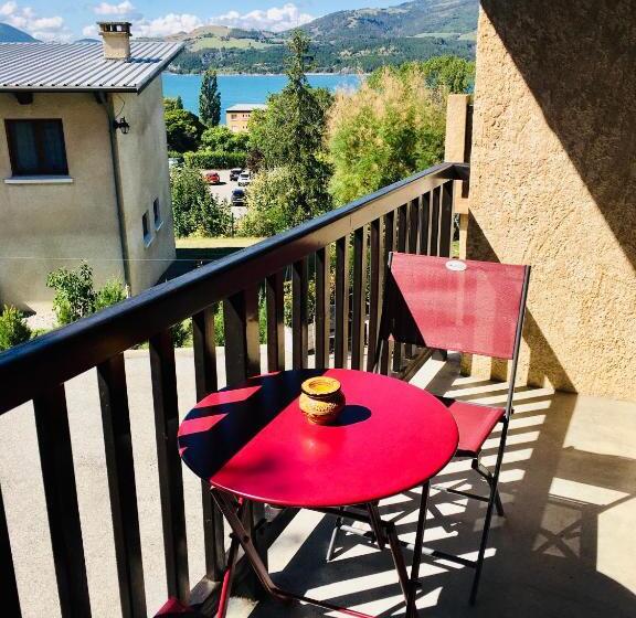 Номер Basic с Балконом, Hôtel Les Chaumettes