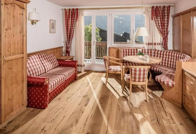 Deluxe-huone Parveke, Saltauserhof