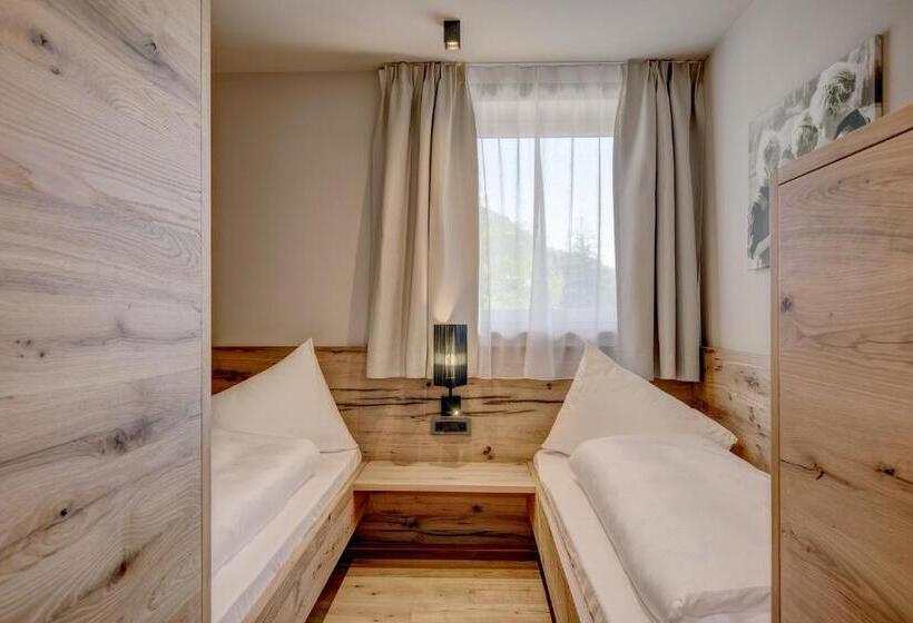 Люкс Вид на Бассейн, Saltauserhof