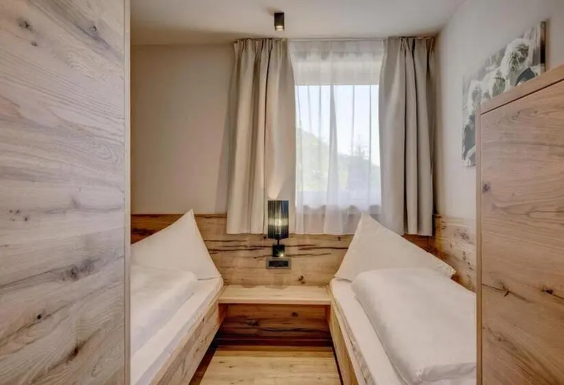 Sviitti Allasnäkymä, Saltauserhof