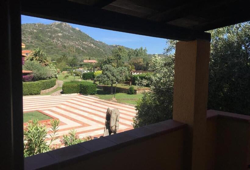 آپارتمان 1 خوابه با چشمانداز استخر, Marinella, Sardegna