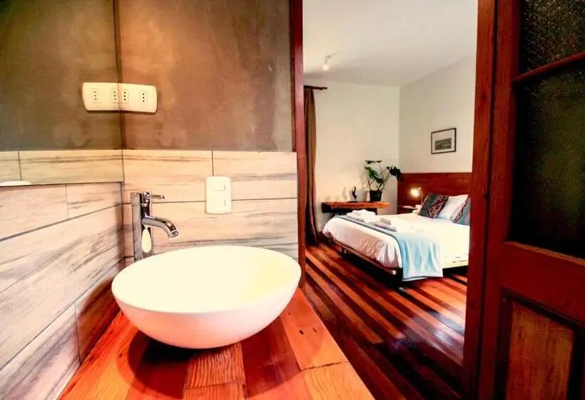 سوییت خانوادگی, Casa California Guesthouse