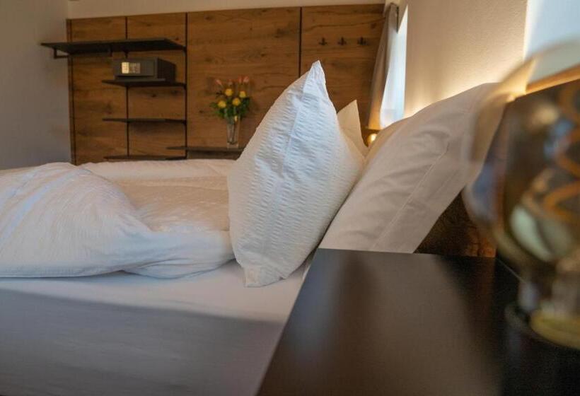 חדר סטנדרט לארבעה, Agritur La Crucola