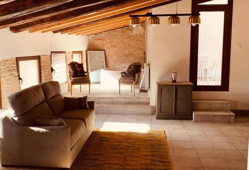 جناح ديلوكس, Castillo Palacio De Bulbuente