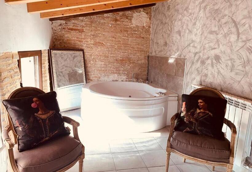 جناح ديلوكس, Castillo Palacio De Bulbuente