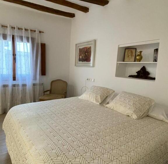 غرفة قياسية مزوَّدة بجاكوزي, Castillo Palacio De Bulbuente