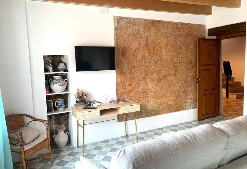 جناح مزود بجاكوزى, Castillo Palacio De Bulbuente