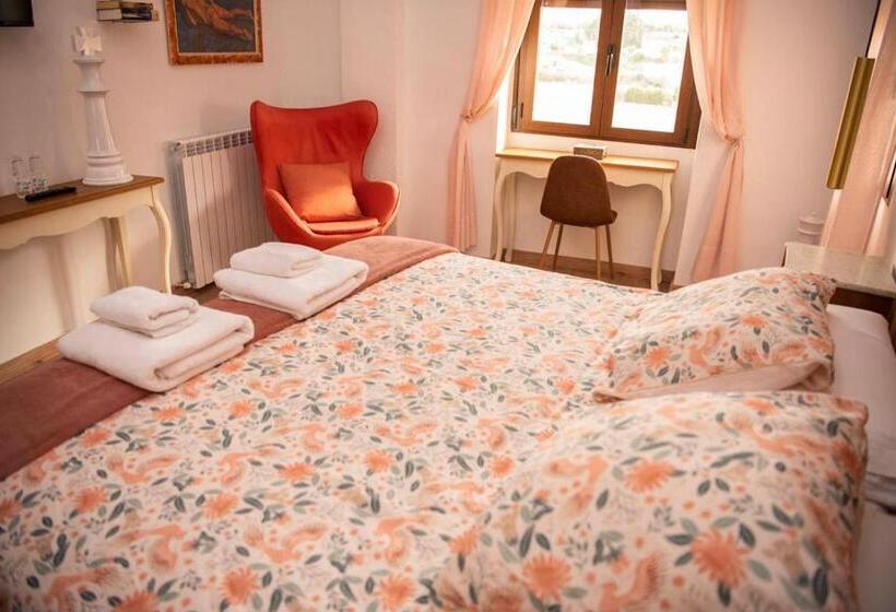 غرفة ديلوكس, Castillo Palacio De Bulbuente