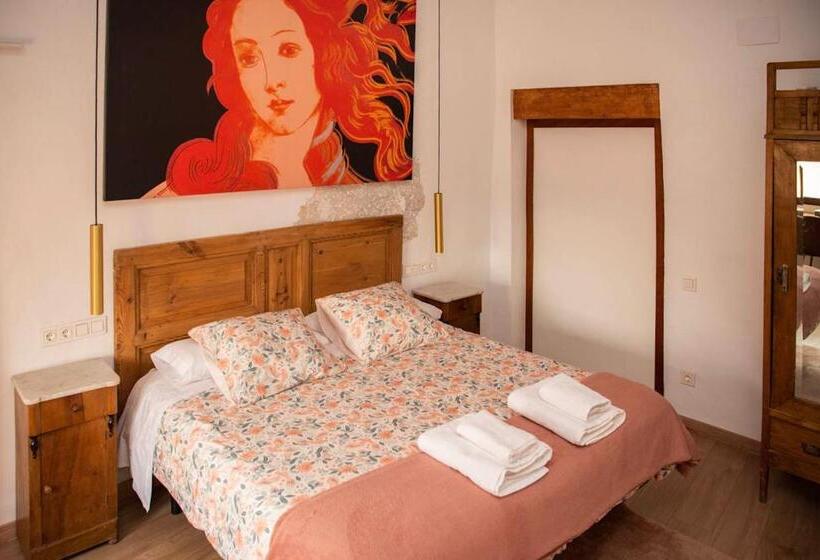 Номер Deluxe, Castillo Palacio De Bulbuente