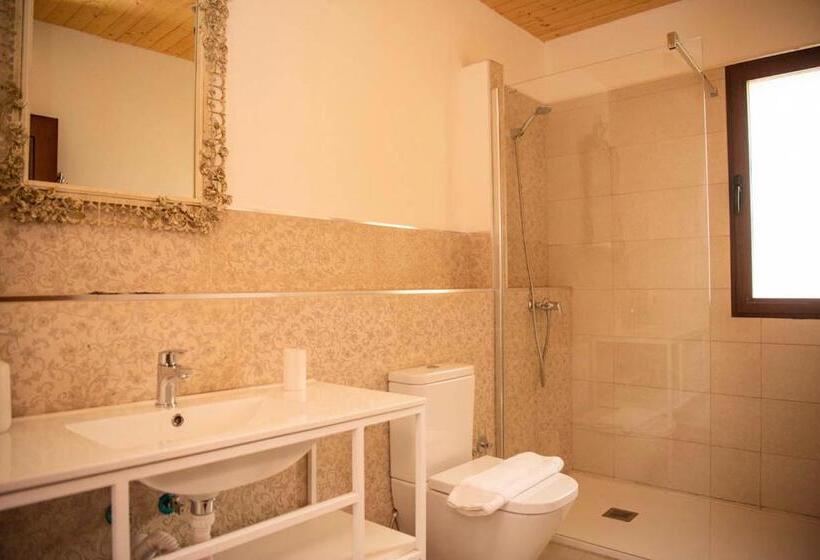 غرفة ديلوكس, Castillo Palacio De Bulbuente