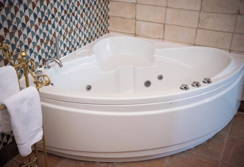 غرفة ديلوكس, Castillo Palacio De Bulbuente