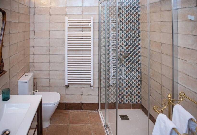 Номер Deluxe, Castillo Palacio De Bulbuente