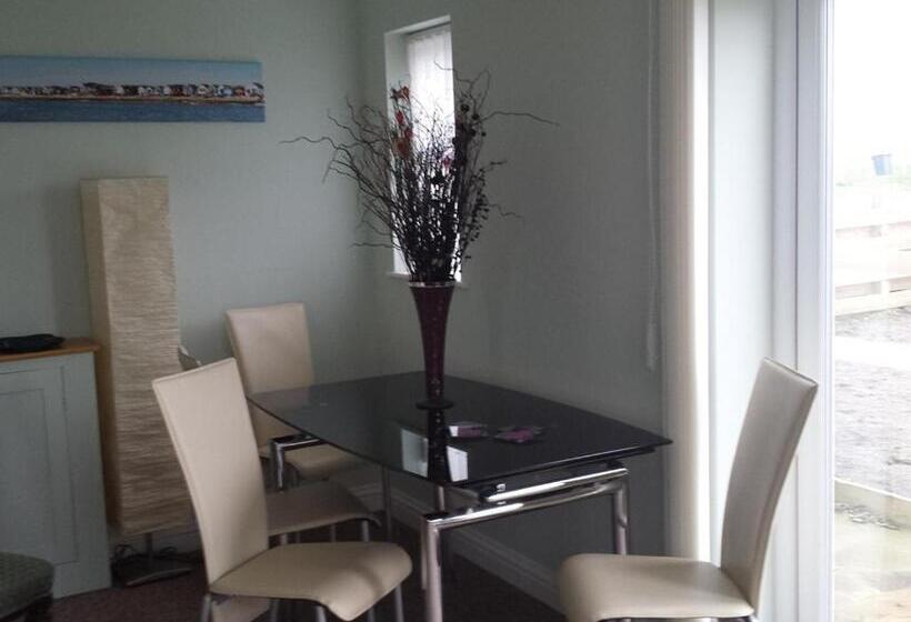 バンガローの２ベッドスタンダードルーム, Jurassic Loft Apartment