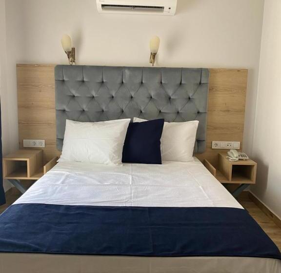 Трехместный Номер Стандарт с Балконом, Kent Otel