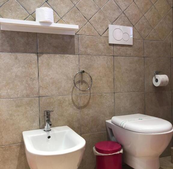 חדר סטנדרט לארבעה, B&b Arthas