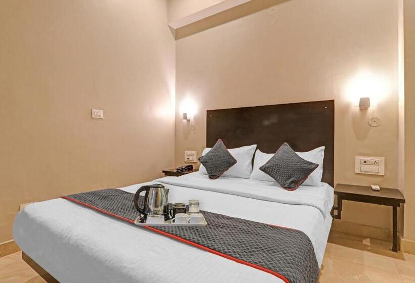 Трехместный Номер Классика, Super Townhouse 423 Amaraa Hotel Near Phoenix Palassio