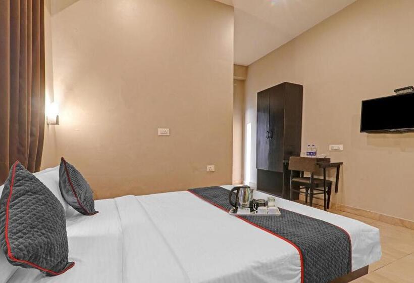 Трехместный Номер Deluxe, Super Townhouse 423 Amaraa Hotel Near Phoenix Palassio