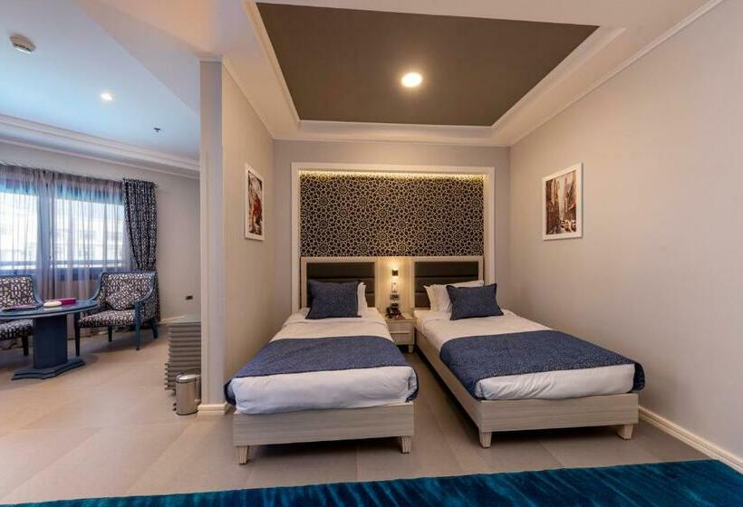 اتاق سوپریور خانوادگی, Royal Day Plaza