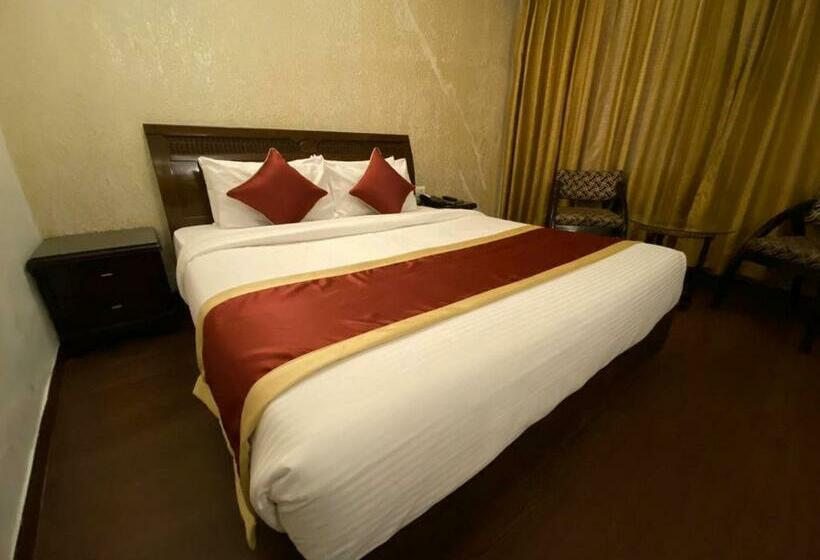 Номер Deluxe, The Pearl Industrial Area Phase 2