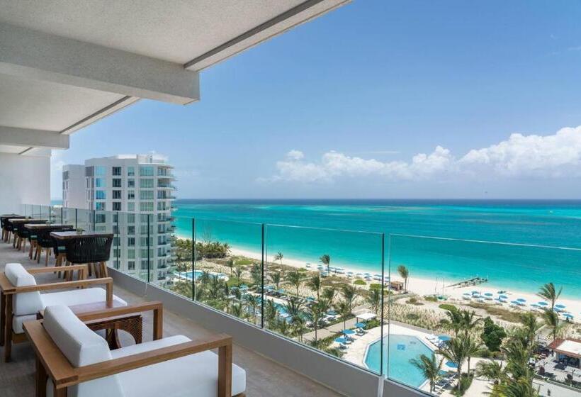 اتاق لوکس با بالکن و چشمانداز دریا, The Ritz Carlton, Turks & Caicos